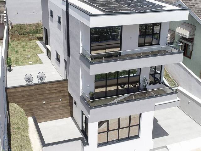 #5 - Casa para Venda em Campos do Jordão - SP